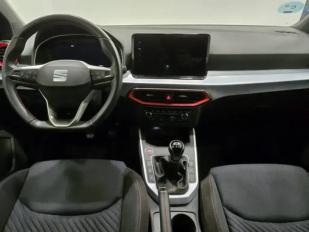 Usado Seat Arona FR 115 CV (84 kW) 2025 Rojo SUV