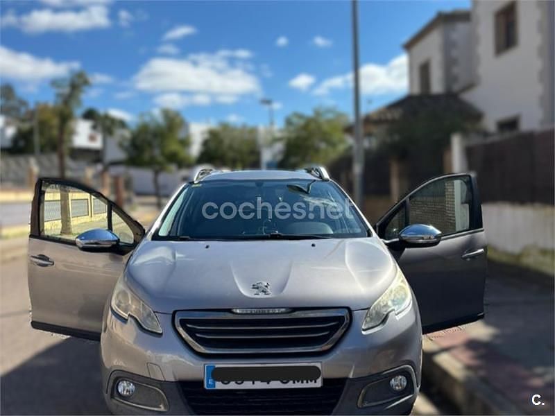 Usado Peugeot 2008 Style 82 CV (60 kW) 2016 Gris / plata SUV