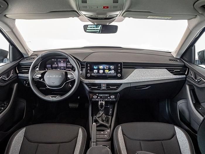 Usado Skoda Kamiq Selection 115 CV (84 kW) 2025 Gris SUV