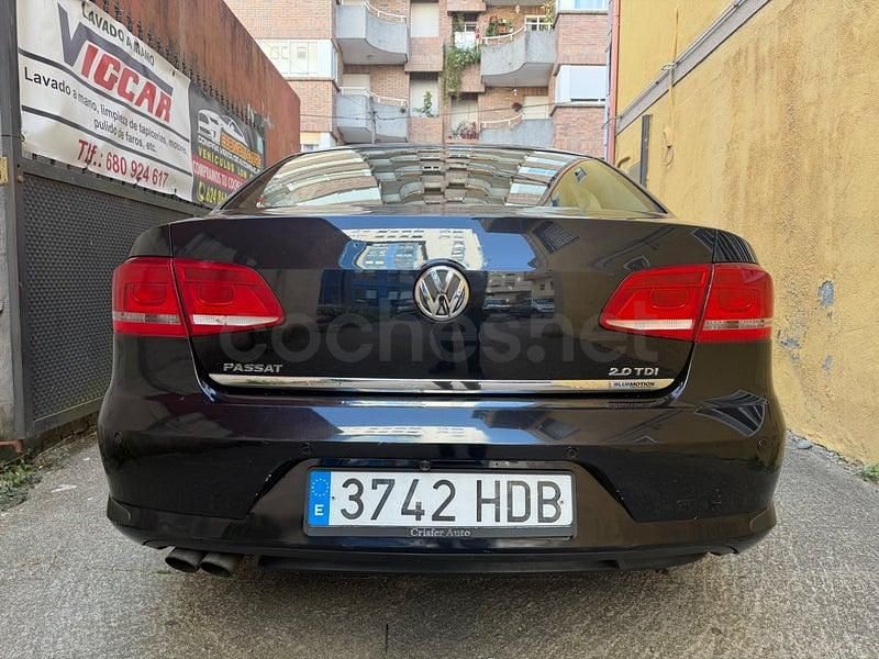 Usado VW Passat R-line BlueMotion 140 CV (102 kW) 2012 Negro Berlina