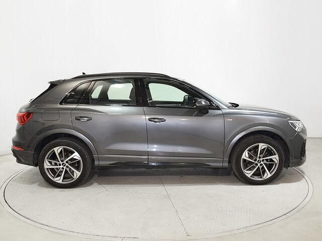 Usado Audi Q3 S-Line 150 HP (110 kW) 2024 Cinzento SUV