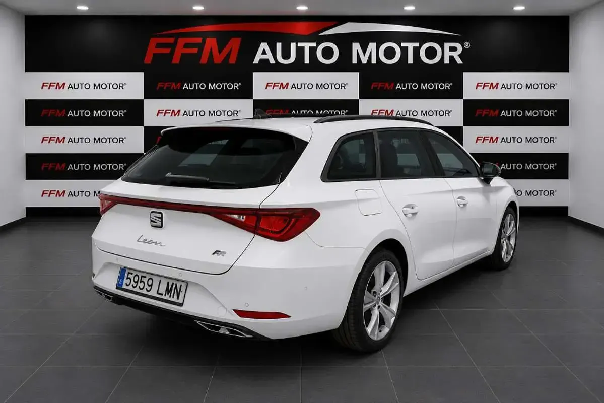 Usado Seat Leon ST FR 150 CV (110 kW) 2021 Blanco Familiar