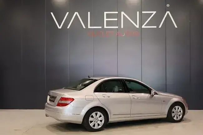 Usado Mercedes C180 Elegance 156 CV (114 kW) 2009 Gris Berlina