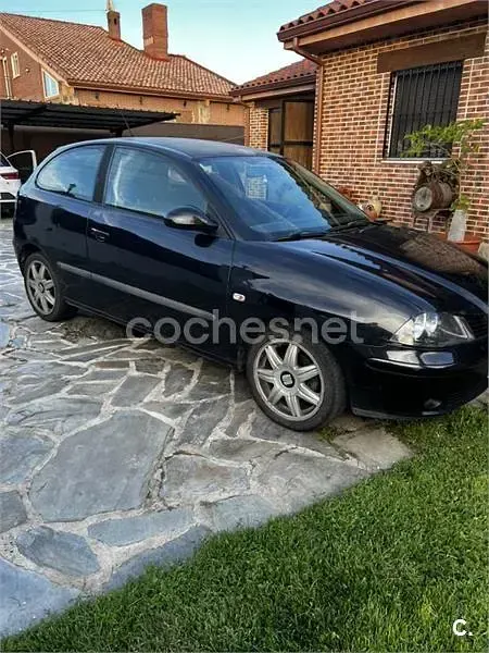 Usado Seat Ibiza Sport 100 CV (73 kW) 2005 Negro Utilitario