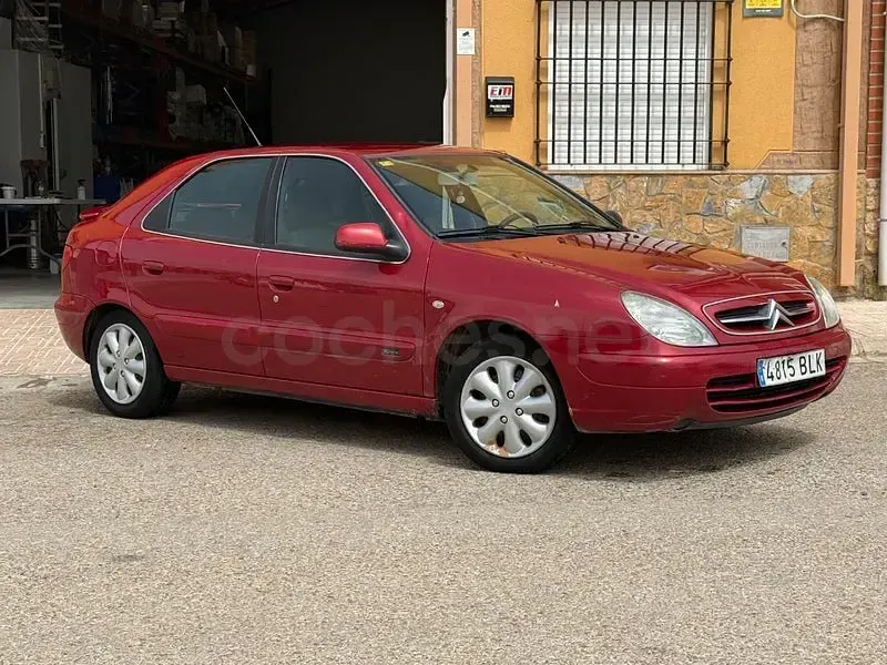 Usado Citroën Xsara Exclusive 110 CV (80 kW) 2001 Granate Berlina