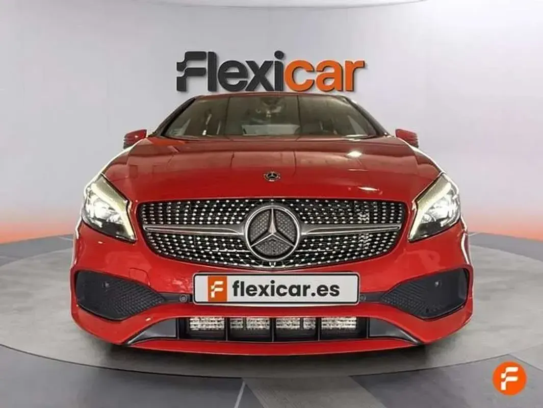 Usado Mercedes A200 139 CV (102 kW) 2018 Rojo Utilitario