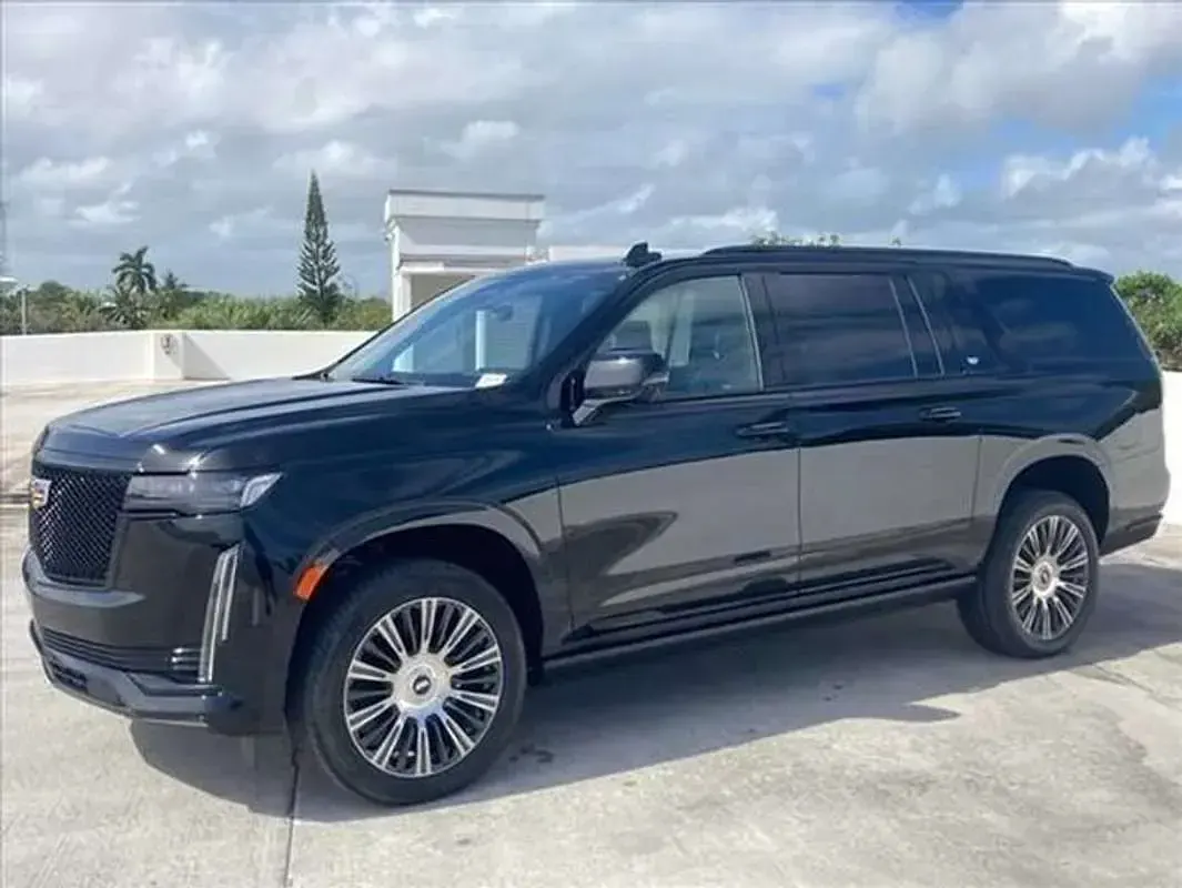 Usado Cadillac Escalade 427 CV (314 kW) 2021 Negro SUV