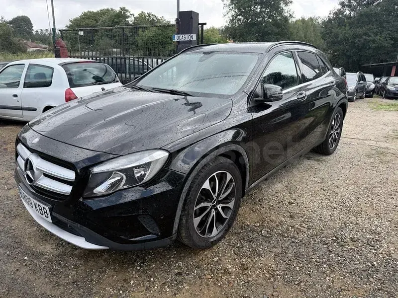 Usado Mercedes GLA200 AMG line 136 CV (100 kW) 2017 Negro SUV