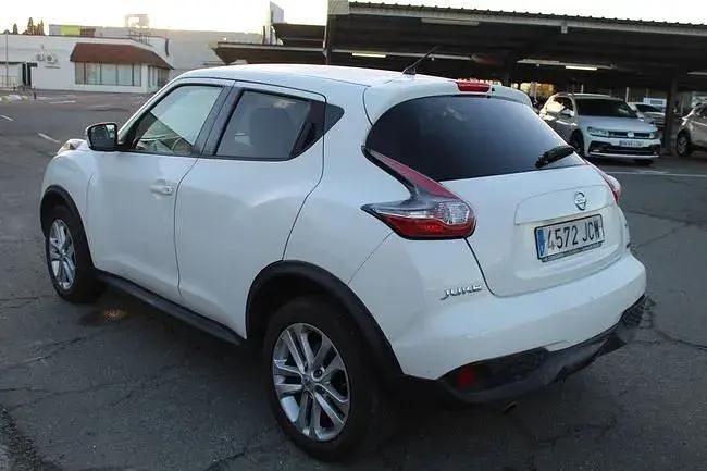 Usado Nissan Juke Acenta 110 HP (80 kW) 2015 Branco SUV