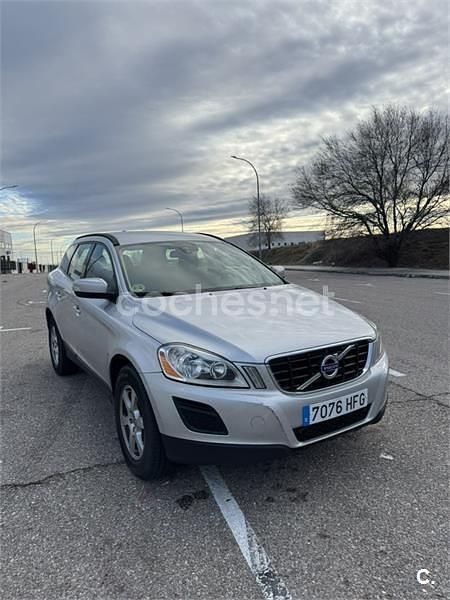 Usado Volvo XC60 Momentum 136 CV (100 kW) 2011 Gris / plata SUV