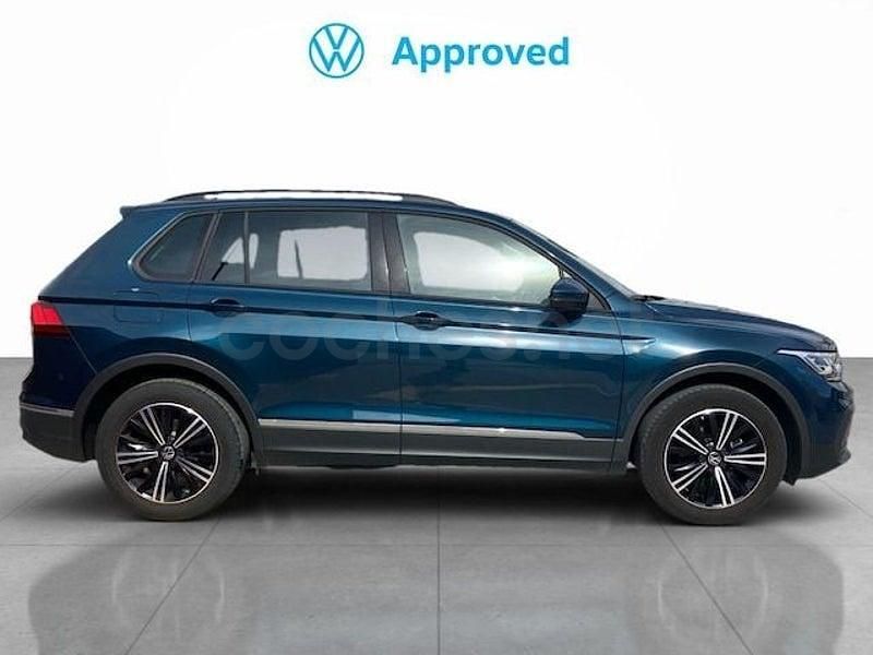 Usado VW Tiguan Life 150 CV (110 kW) 2023 Azul SUV