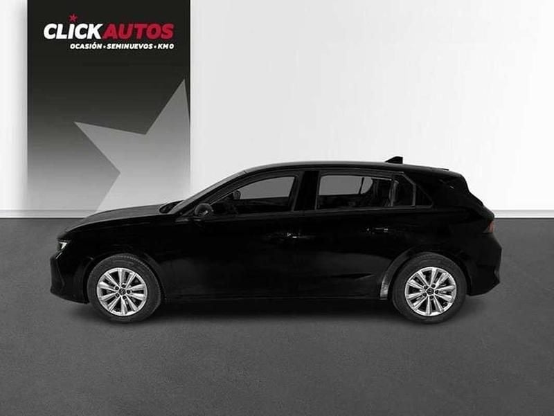 Usado Opel Astra Edition 131 CV (96 kW) 2023 Negro Utilitario
