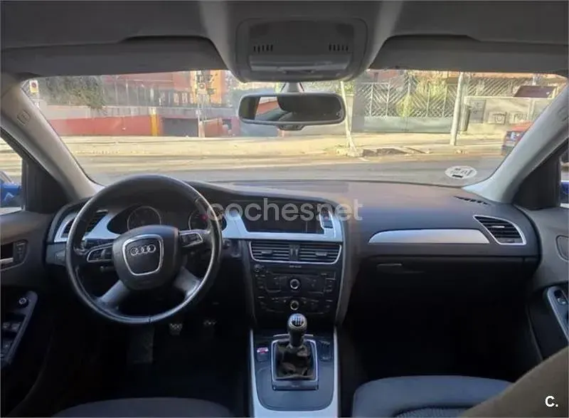 Usado Audi A4 143 CV (105 kW) 2011 Azul Familiar