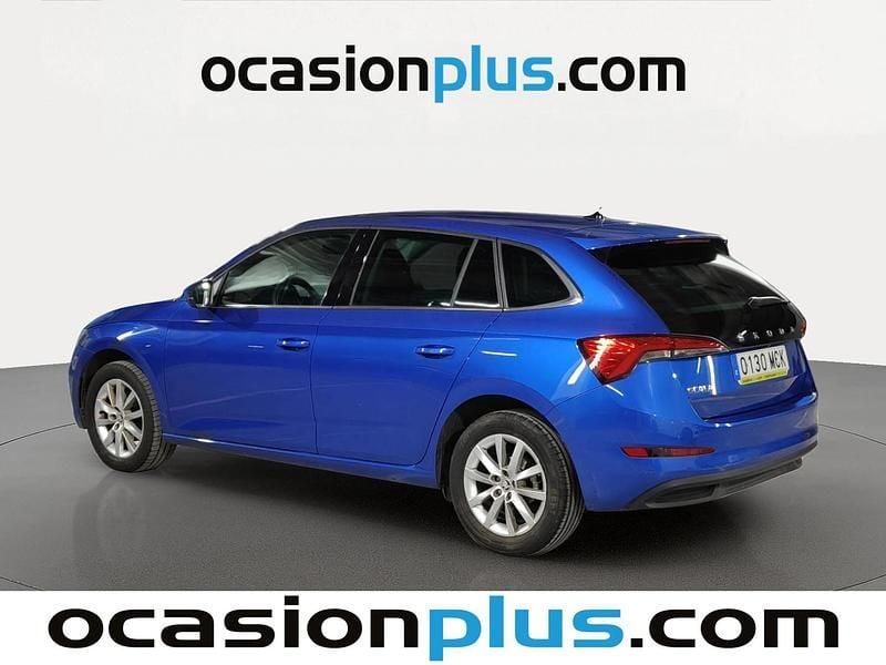 Usado Skoda Scala Ambition 110 CV (80 kW) 2022 Azul Utilitario