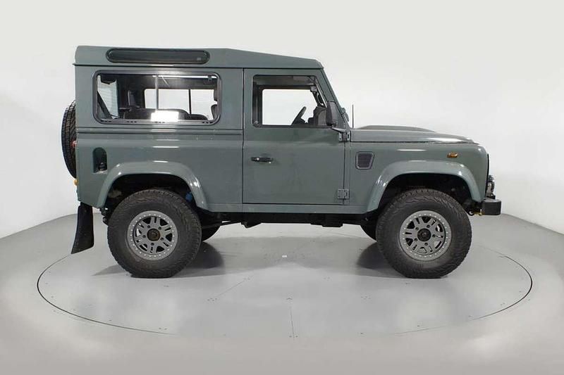 Usado Land Rover Defender 122 CV (89 kW) 2007 Verde Familiar