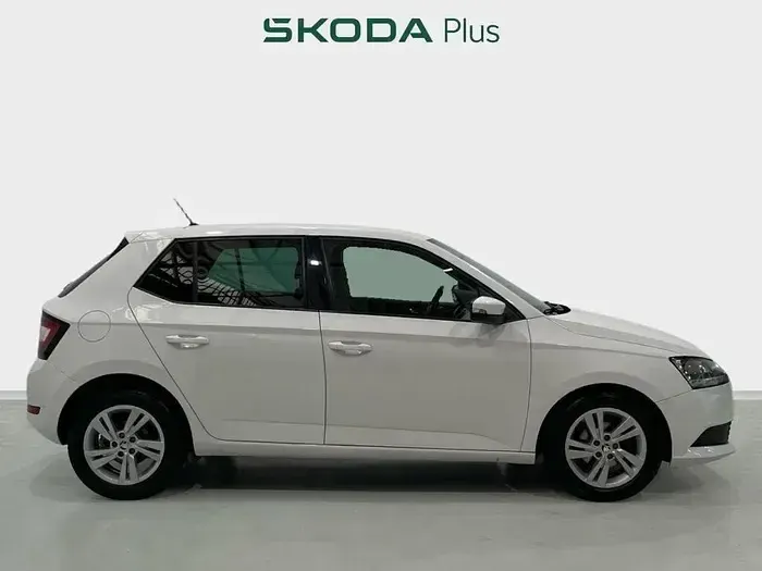 Usado Skoda Fabia Ambition 95 CV (69 kW) 2021 Blanco Utilitario