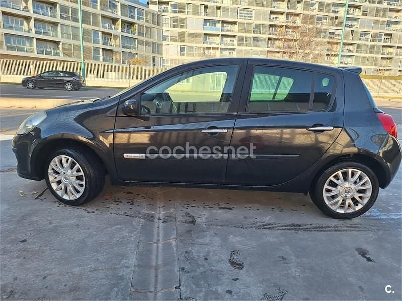 Usado Renault Clio II Rip Curl 100 CV (73 kW) 2007 Negro Berlina