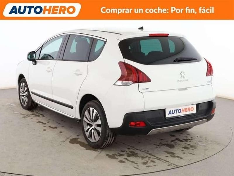 Usado Peugeot 3008 Style 120 CV (88 kW) 2014 Blanco Familiar