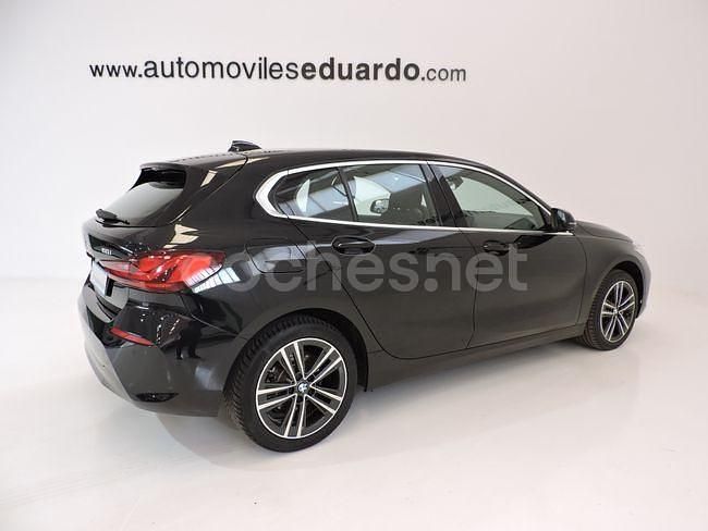 Usado BMW 118 Advantage 136 CV (100 kW) 2023 Negro Utilitario