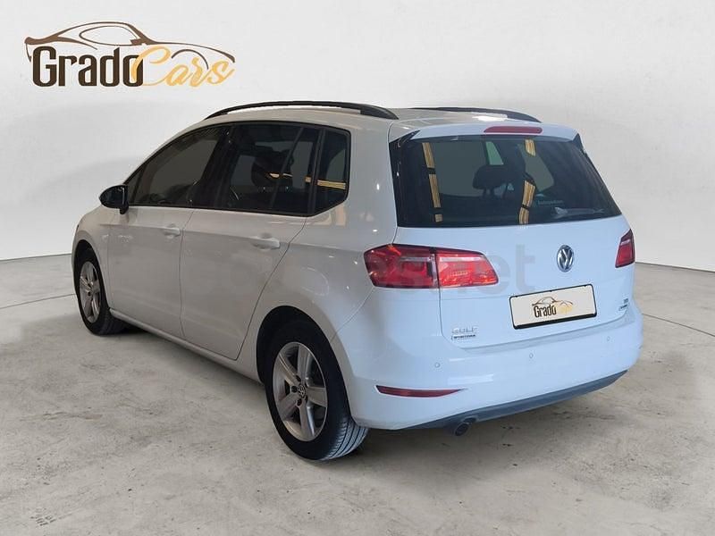 Usado VW Golf Sportsvan Advance 110 CV (80 kW) 2014 Blanco Monovolumen