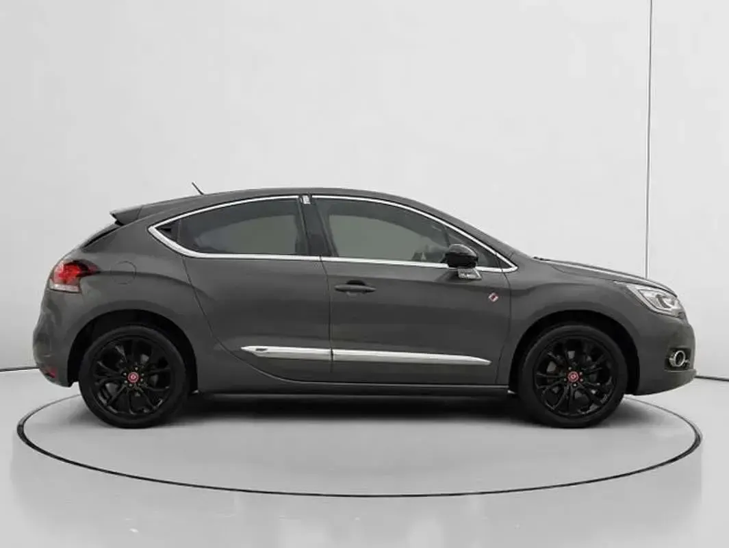 Usado DS Automobiles DS4 Performance 165 CV (121 kW) 2017 Gris Utilitario
