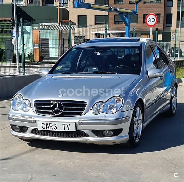 Usado Mercedes C320 Elegance 224 CV (164 kW) 2005 Gris / plata Berlina