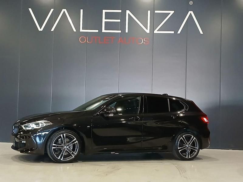 Negro Usado 2023 BMW 118 M Sport Utilitario | 28.900 € (Caro) - Imagen 1/4