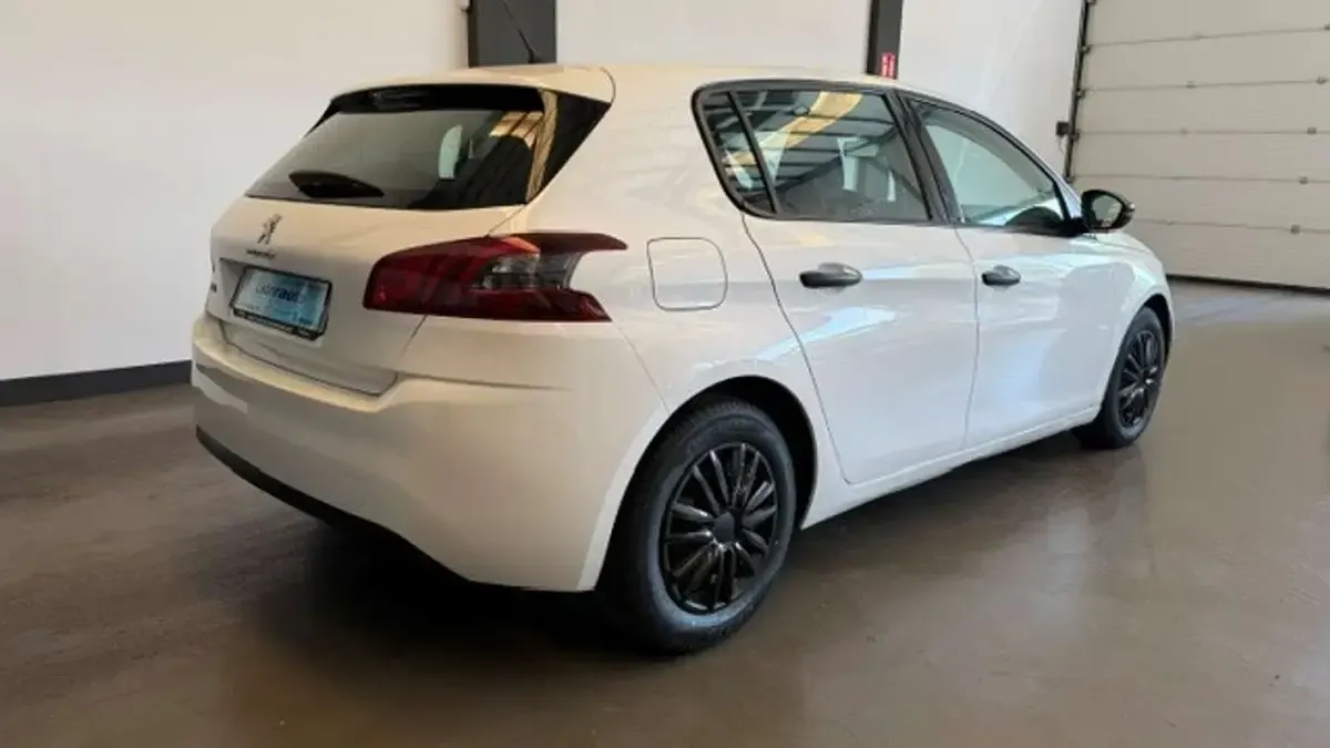 Usado Peugeot 308 Access 99 CV (72 kW) 2018 Blanco Utilitario