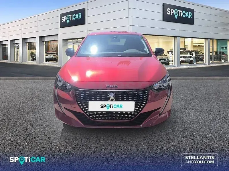 Usado Peugeot 208 Active 75 CV (55 kW) 2022 Rojo Utilitario