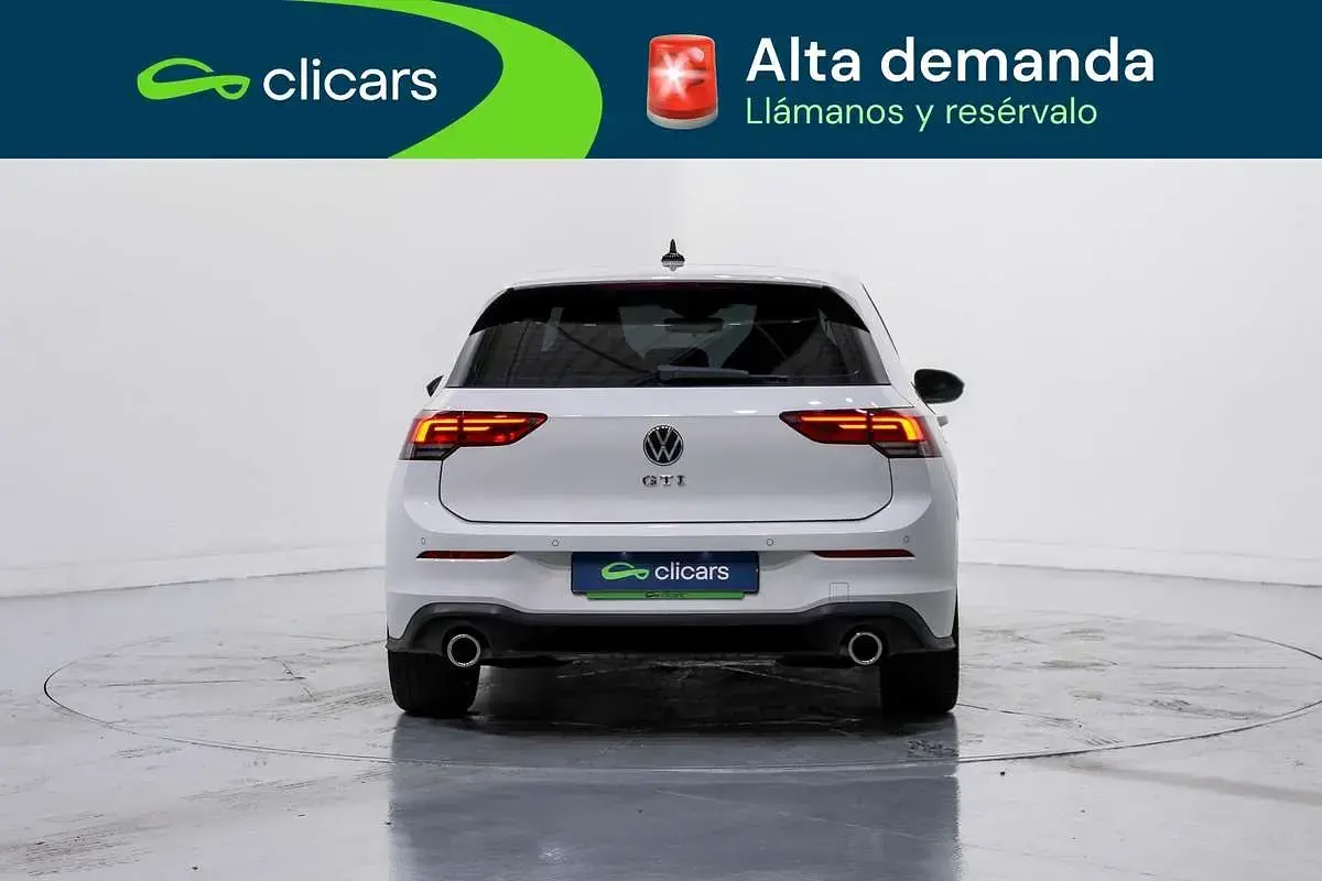Usado VW Golf VIII GTI 245 CV (180 kW) 2024 Blanco Utilitario
