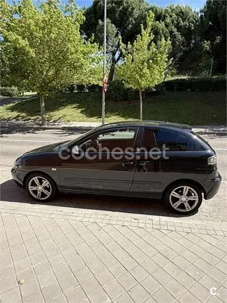Usado Seat Ibiza Sport 130 CV (95 kW) 2002 Negro Utilitario