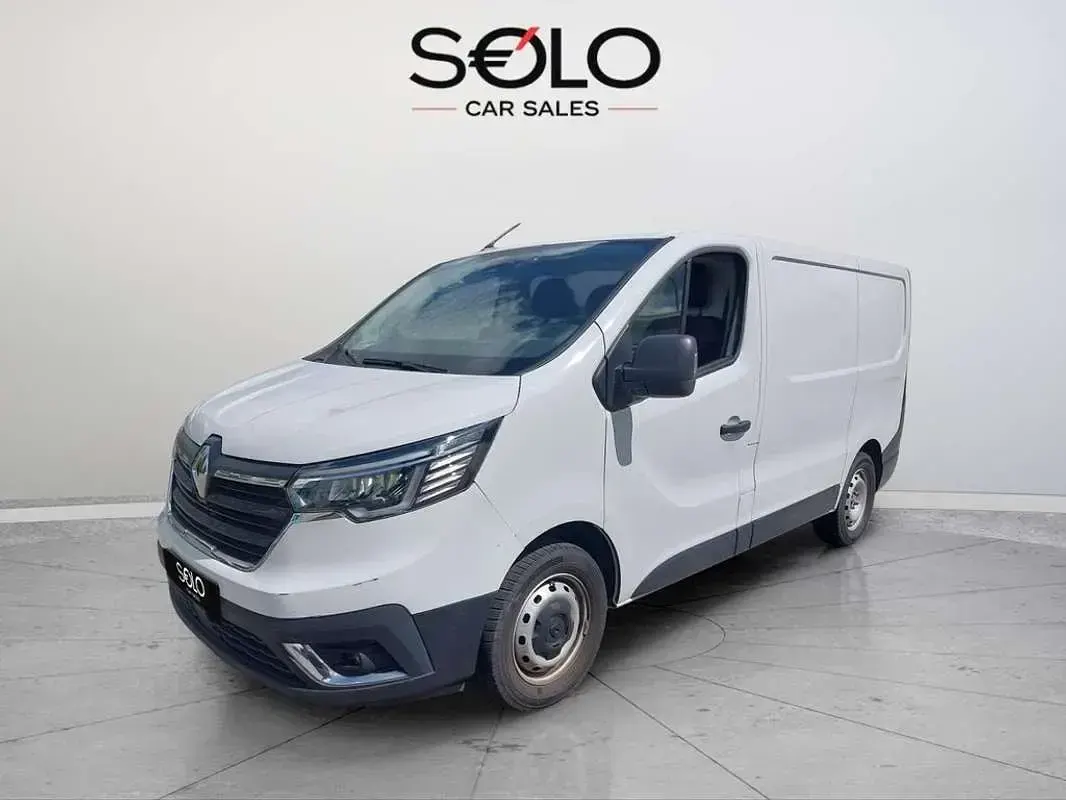 Usado Renault Trafic 131 CV (96 kW) 2022 Blanco Monovolumen