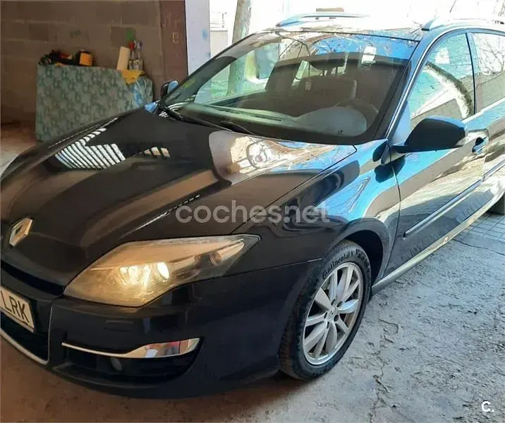 Usado Renault Laguna III GT 175 CV (128 kW) 2011 Negro Familiar