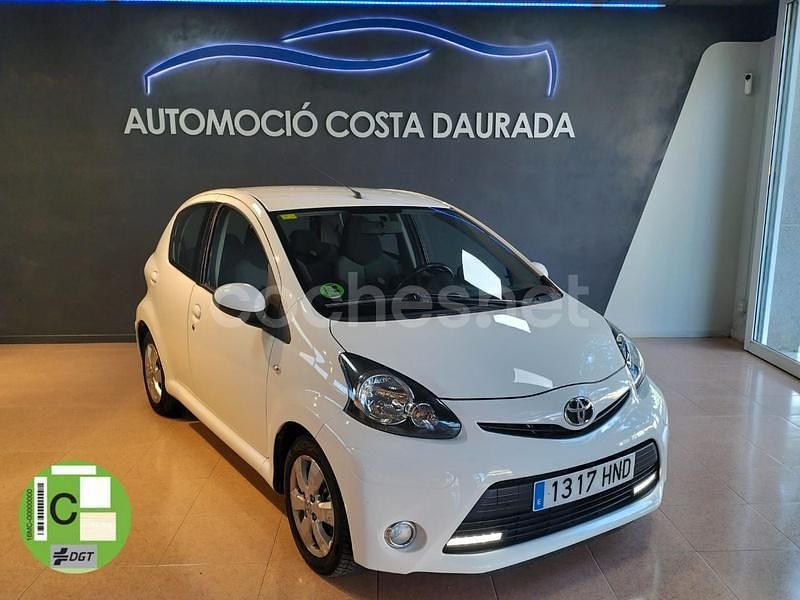 Blanco Usado 2012 Toyota Aygo City Utilitario | 7900 € (Un poco caro) - Imagen 1/4