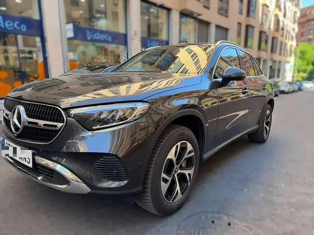 Usado Mercedes GLC300e 333 CV (244 kW) 2024 Negro SUV