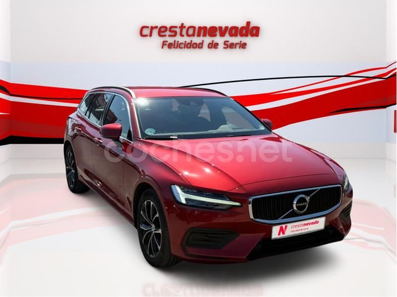 Usado Volvo V60 Momentum 197 CV (144 kW) 2022 Rojo Familiar