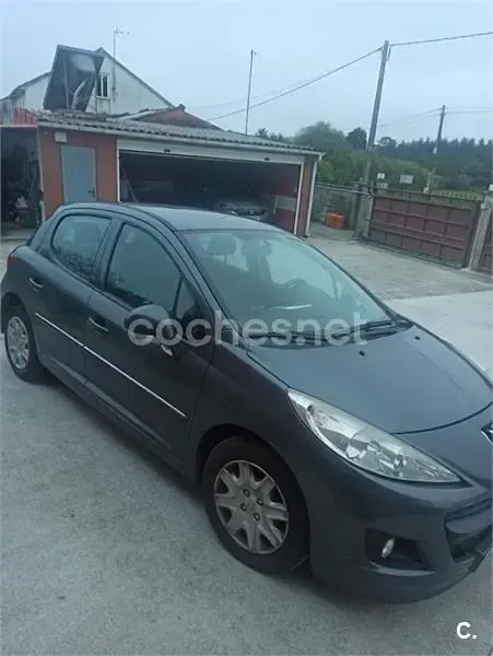 Usado Peugeot 207 Access 70 CV (51 kW) 2012 Gris / plata Berlina