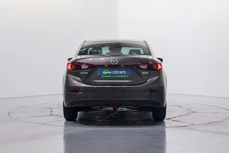 Usado Mazda 3 Luxury 150 CV (110 kW) 2016 Gris Utilitario