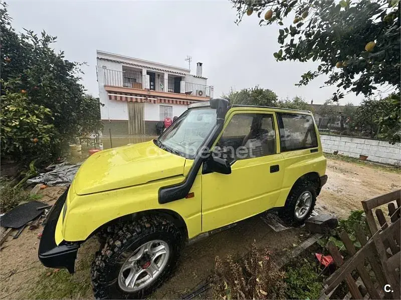 Usado Suzuki Vitara 80 CV (58 kW) 1997 Amarillo SUV