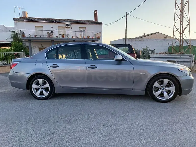 Używany BMW 525 Comfort Edition 177 KM (130 kW) 2005 Szary Sedan/Limuzyna