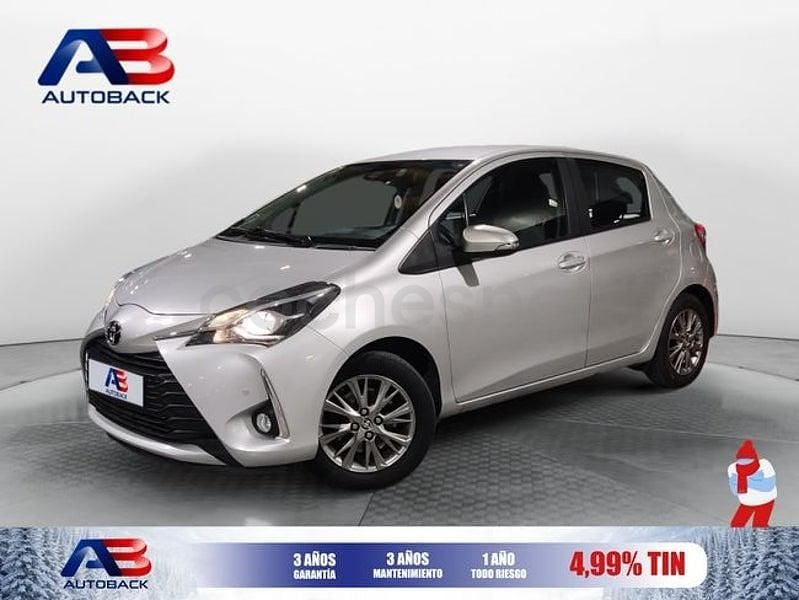 Usado Toyota Yaris Active 111 CV (81 kW) 2018 Gris / plata Berlina