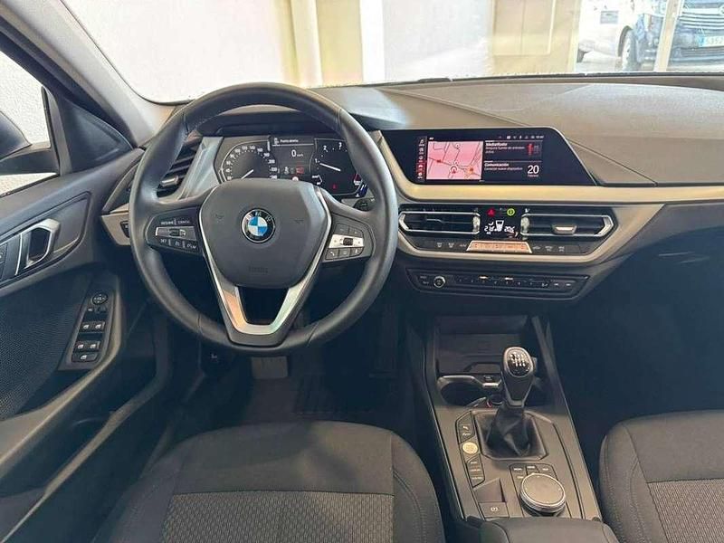 Usado BMW 116 Comfort Edition 116 CV (85 kW) 2021 Gris Utilitario