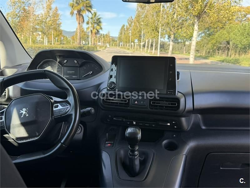 Usado Peugeot Rifter Allure 110 CV (80 kW) 2019 Blanco Monovolumen