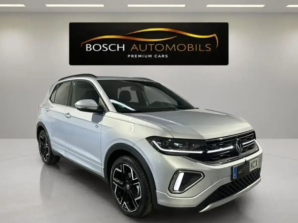 Usado VW T-Cross R-line 115 CV (84 kW) 2025 Gris / plata SUV