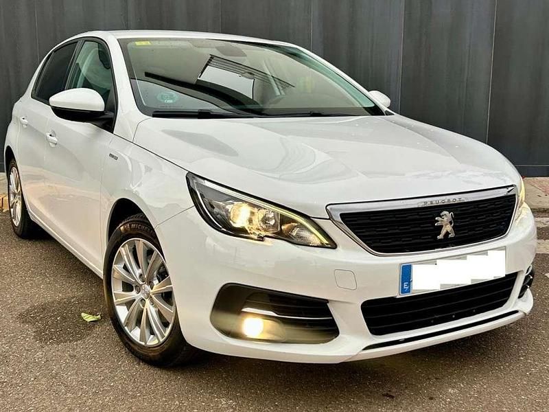 Begagnad Peugeot 308 SW Style 131 HK (96 kW) 2020 Vit Kombi