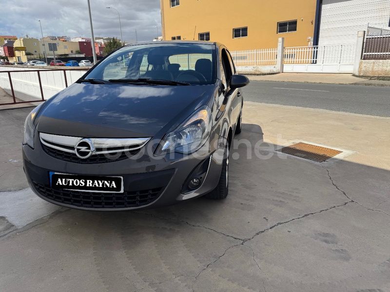 Gris / plata Usado 2012 Opel Corsa Selective Berlina | 5700 € (Precio justo) - Imagen 1/4