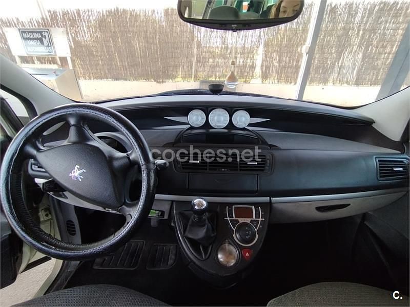 Marrón Usado 2008 Peugeot 807 Premium Monovolumen | 4100 € - Imagen 1/4