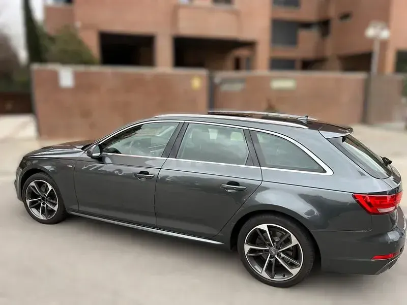 Usado Audi A4 Sport 190 CV (139 kW) 2016 Gris / plata Familiar