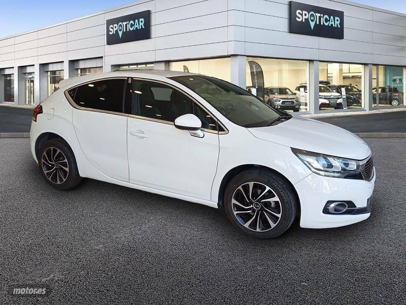 Blanco Usado 2015 DS Automobiles DS4 Design Berlina | 12.900 € (Caro) - Imagen 1/4