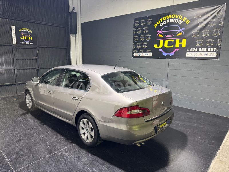 Usado Skoda Superb Comfort 105 CV (77 kW) 2010 Beige Berlina